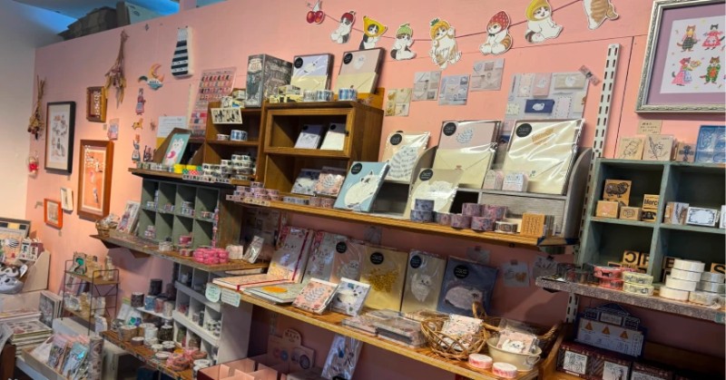 U arts stationery shop interior