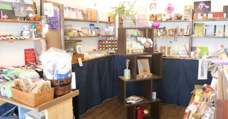 yanuya stationery shop interior