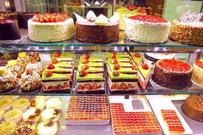bakery with Japanese Christmas Cake