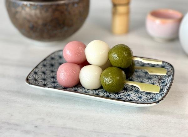 Make Traditional Japanese Dango At Home With This DIY Mochi Maker – grape  Japan