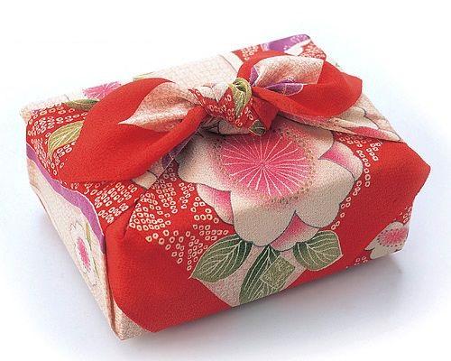 Japanese Furoshiki Gift Wrapping