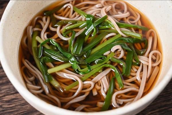 Nouilles japonaises : quelle différence entre ramen, udon et soba ?