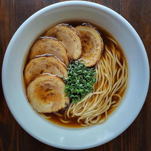 Nouilles ramen à la sauce soja Nissin Ra-O Riche saveur de soja - Toky