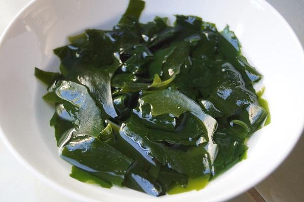 The Benefits of Wakame Seaweed Salad on Blood Pressure