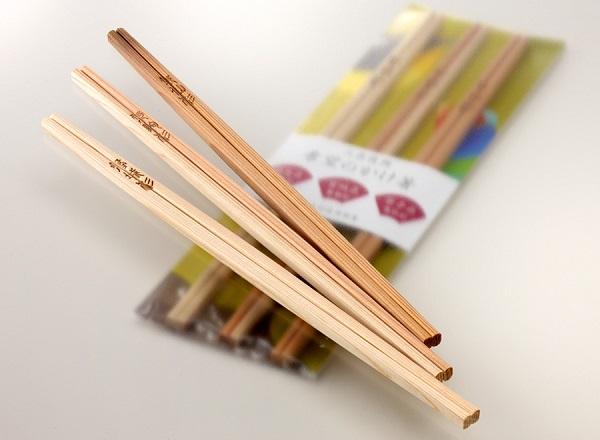 Protocolo y uso de los palillos japoneses o chopsticks