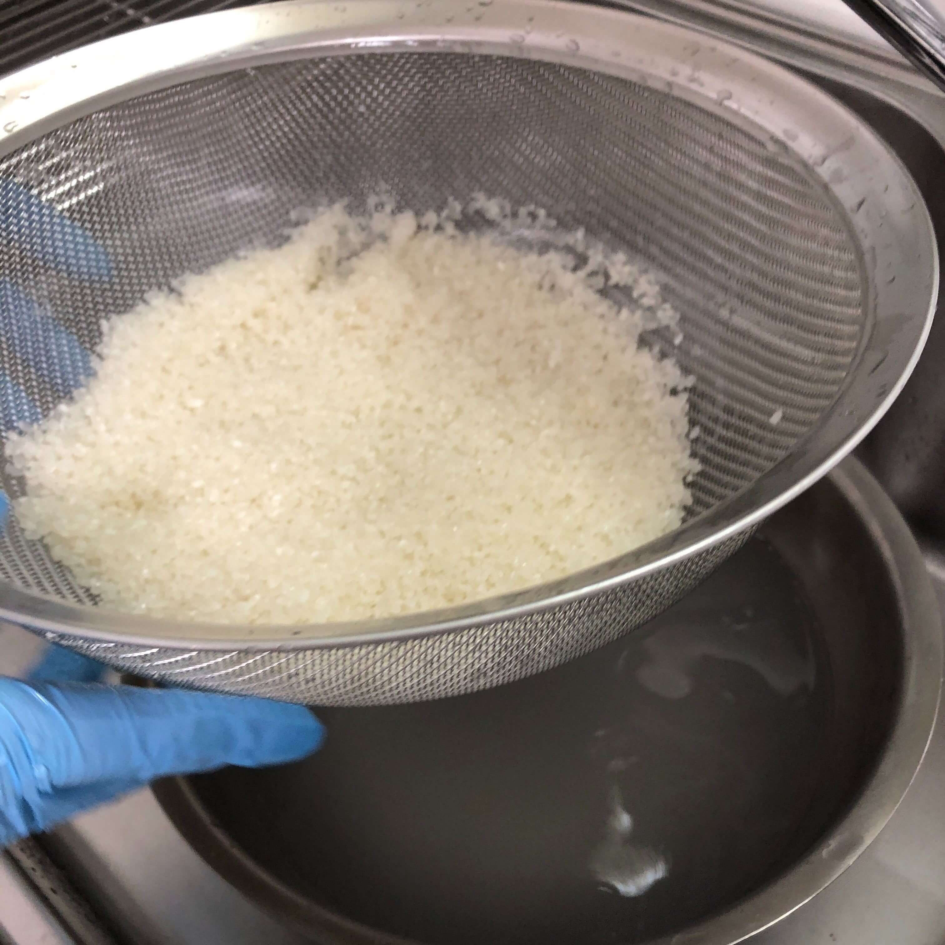 Step 2: How to make Japanese rice in 8 steps